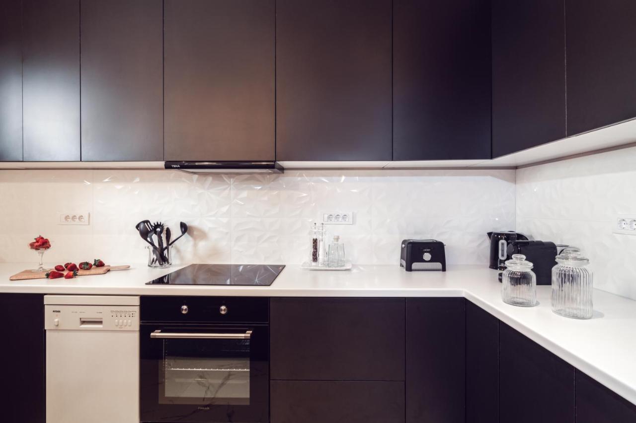 Maison Downtown Luxury Apartments! *
